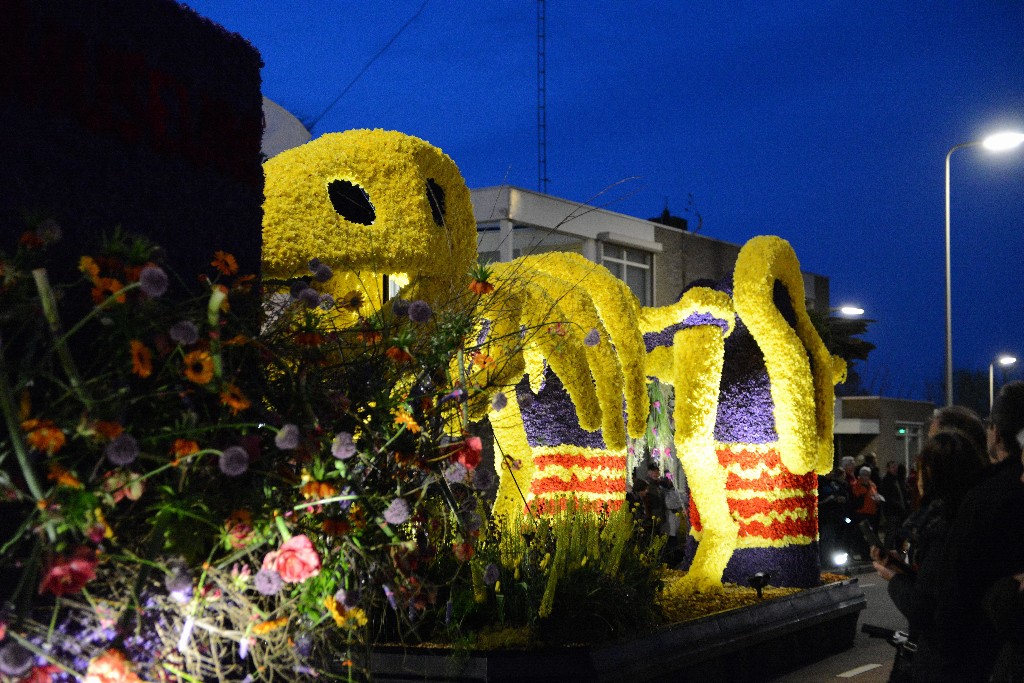 ../Images/Bloemencorso 2015 190.jpg